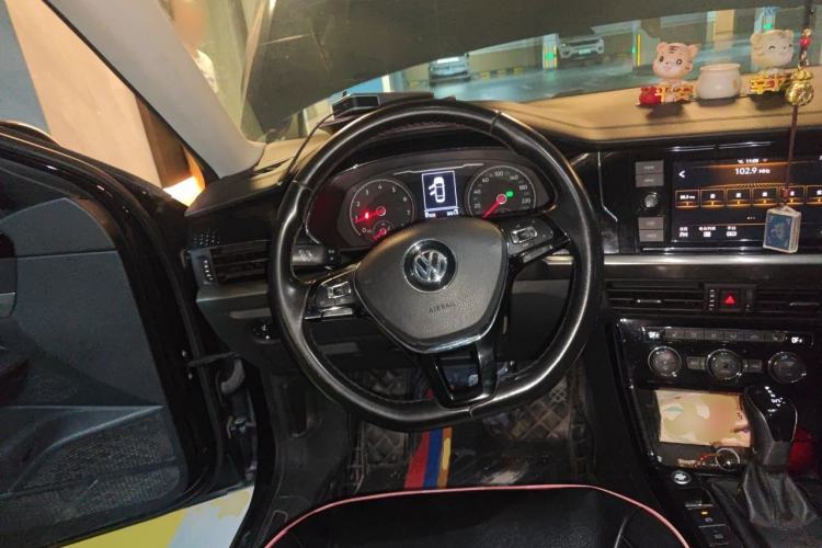 Used Volkswagen Passat 2019 330TSI Elite Edition China VI Steering Wheel