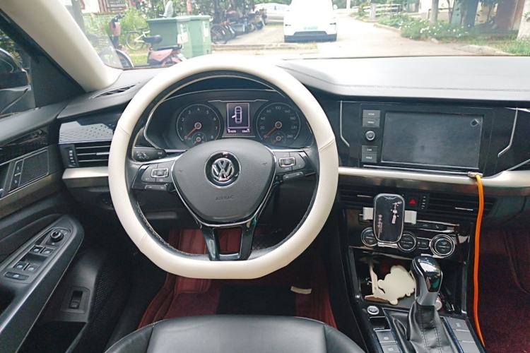 Used Volkswagen Passat 2019 330TSI Elite Edition China V Standard Steering Wheel