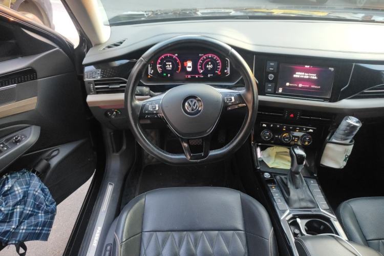 Used Volkswagen Passat 2019 330TSI Luxury Edition China VI Standard Steering Wheel