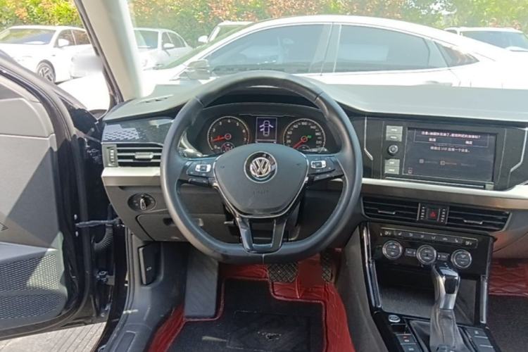 Used Volkswagen Passat 2019 330TSI Elite Edition China VI Steering Wheel