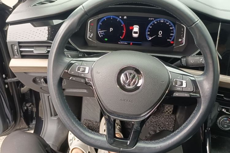 Used Volkswagen Passat 2019 330TSI Luxury Edition China VI Standard Steering Wheel