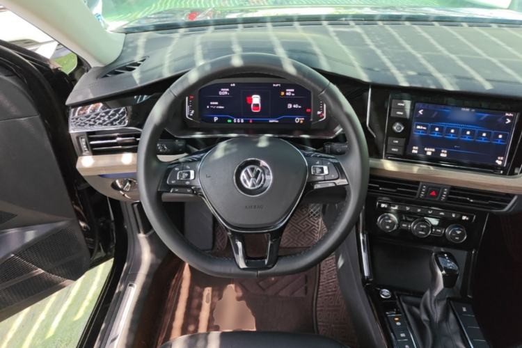 Used Volkswagen Passat 2019 330TSI Luxury Edition China VI Standard Steering Wheel