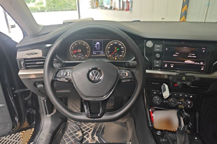 Used Volkswagen Passat 2019 330TSI Elite Edition China VI Steering Wheel