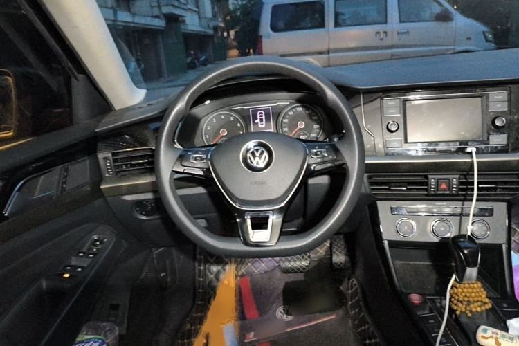 Used Volkswagen Passat 2019 280TSI Business Edition China VI Steering Wheel