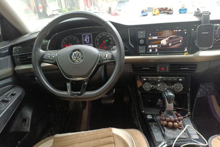 Used Volkswagen Passat 2019 330TSI Elite Edition China VI Steering Wheel