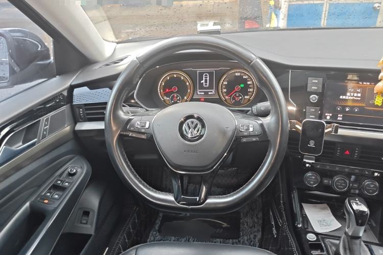 Used Volkswagen Passat 2019 330TSI Elite Edition China VI Steering Wheel
