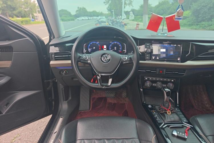 Used Volkswagen Passat 2019 330TSI Luxury Edition China VI Standard Steering Wheel