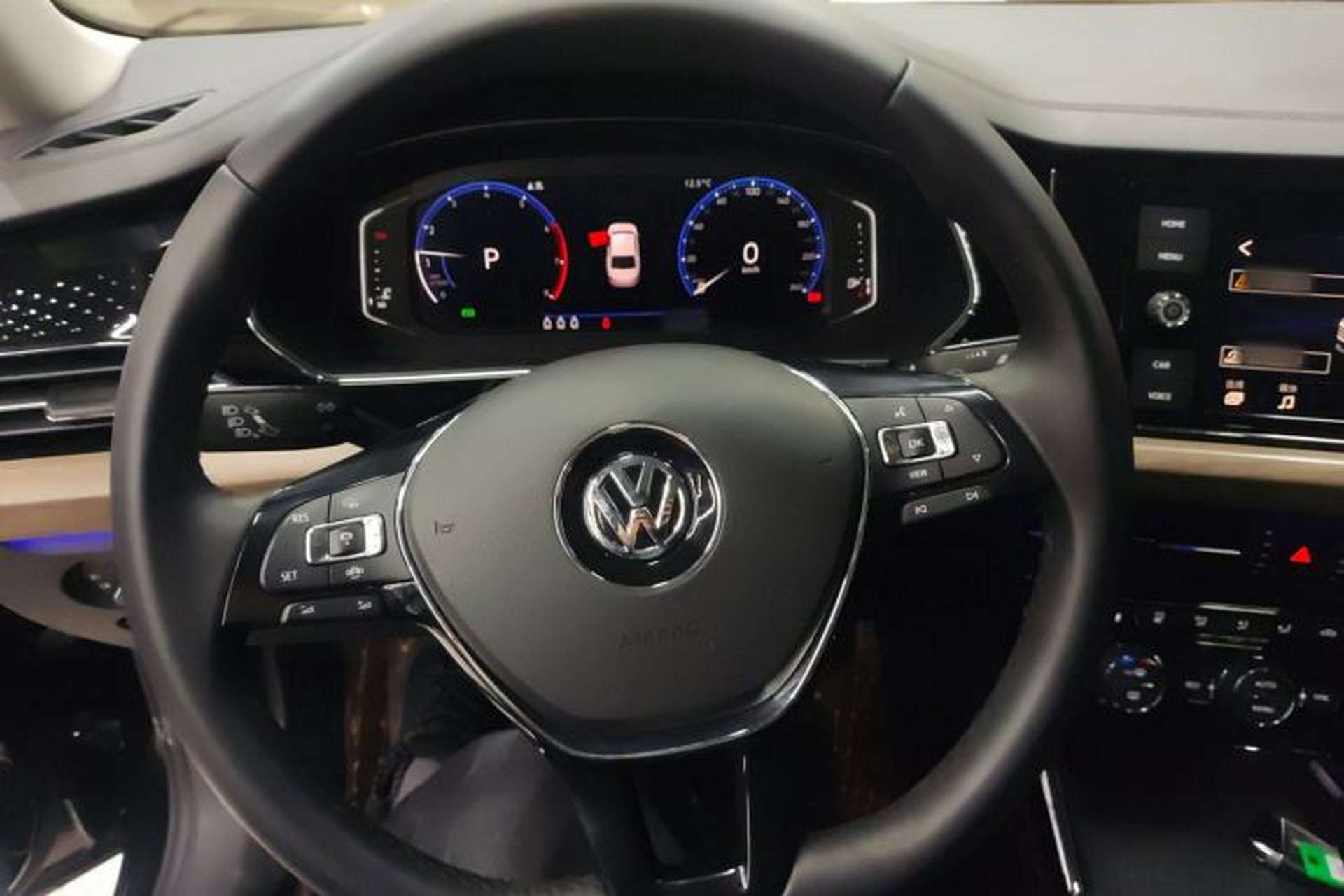 Used Volkswagen Passat 2019 330TSI Luxury Edition China VI Standard Steering Wheel