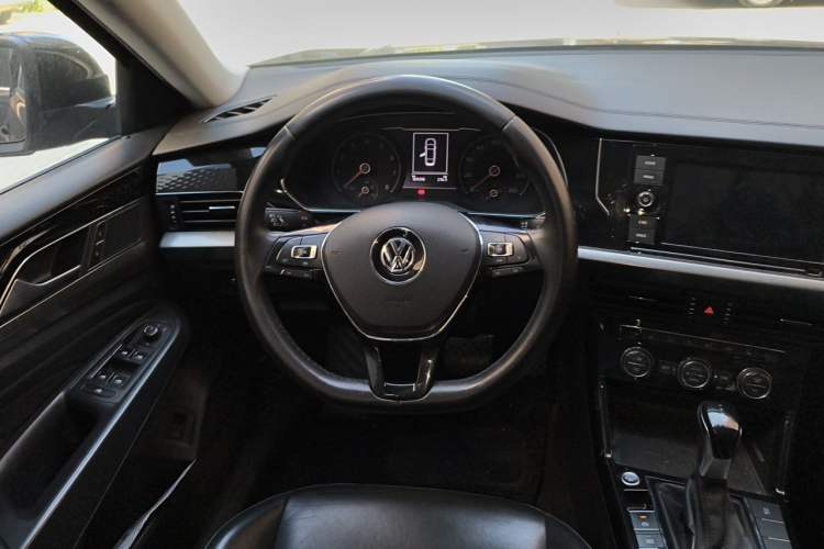 Used Volkswagen Passat 2019 280TSI Elite Edition China VI Standard Steering Wheel