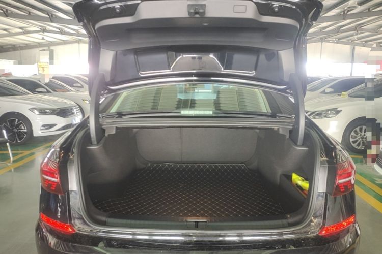 Used Volkswagen Passat 2019 330TSI Luxury Edition China VI Standard Trunk
