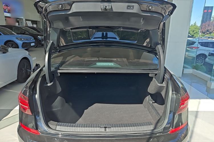 Used Volkswagen Passat 2019 330TSI Prestige Edition China VI Standard Trunk