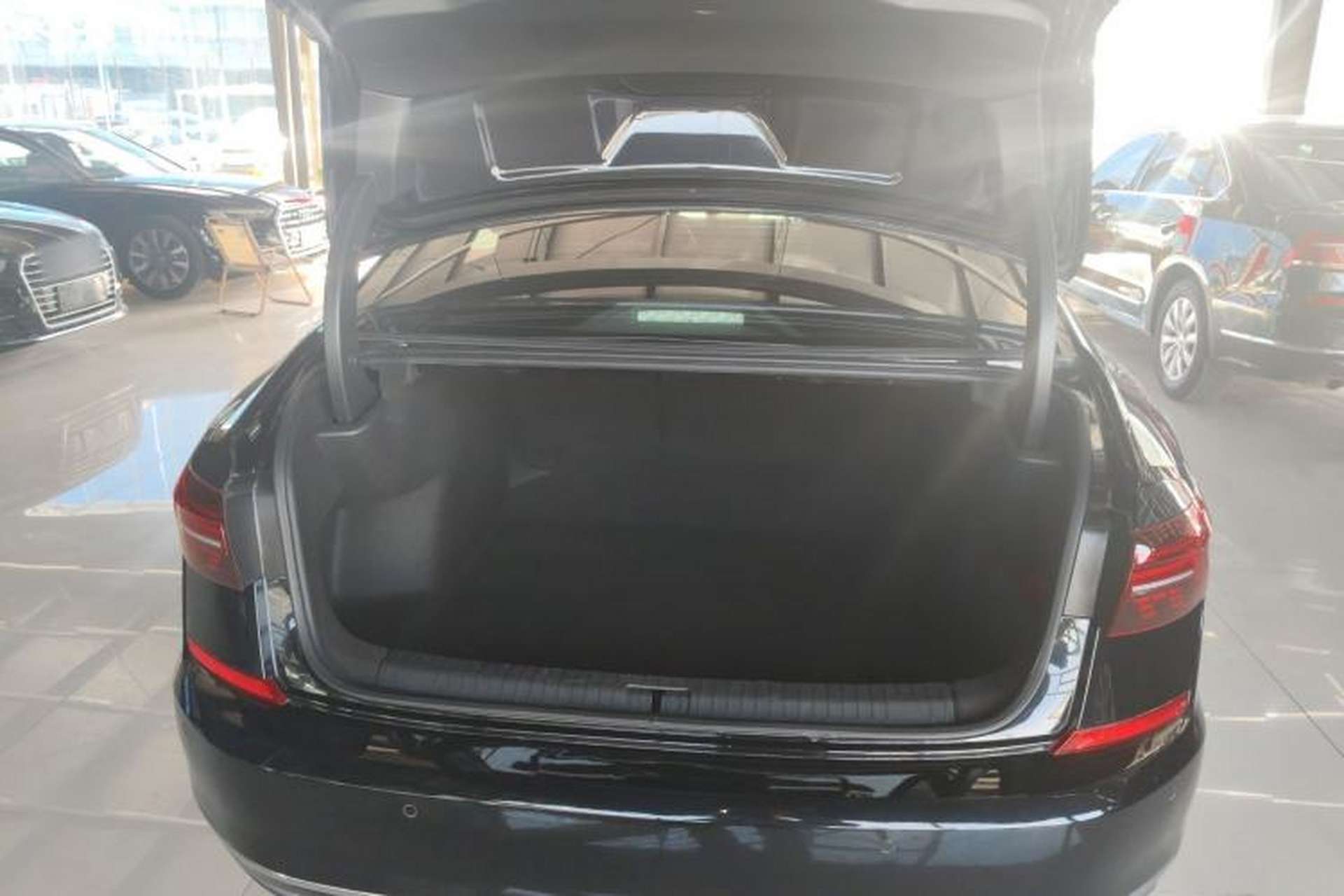 Used Volkswagen Passat 2019 330TSI Luxury Edition China VI Standard Trunk