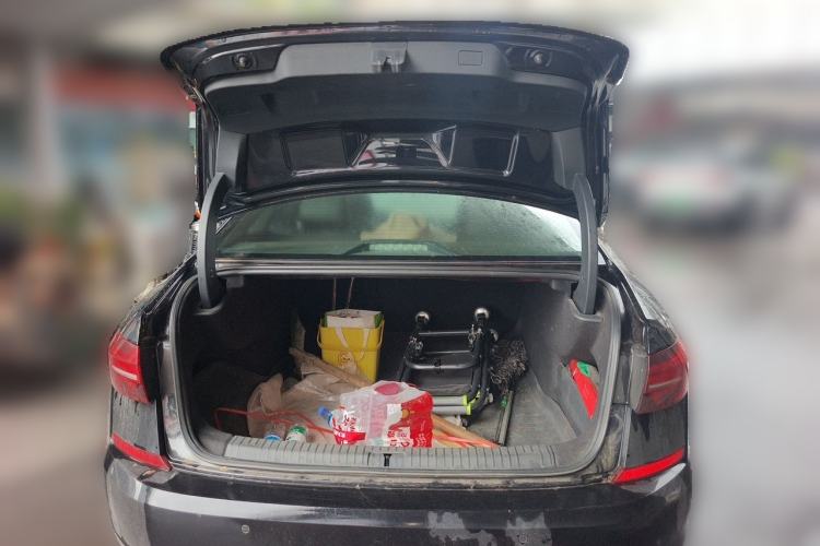 Used Volkswagen Passat 2019 280TSI Business Edition China VI Trunk