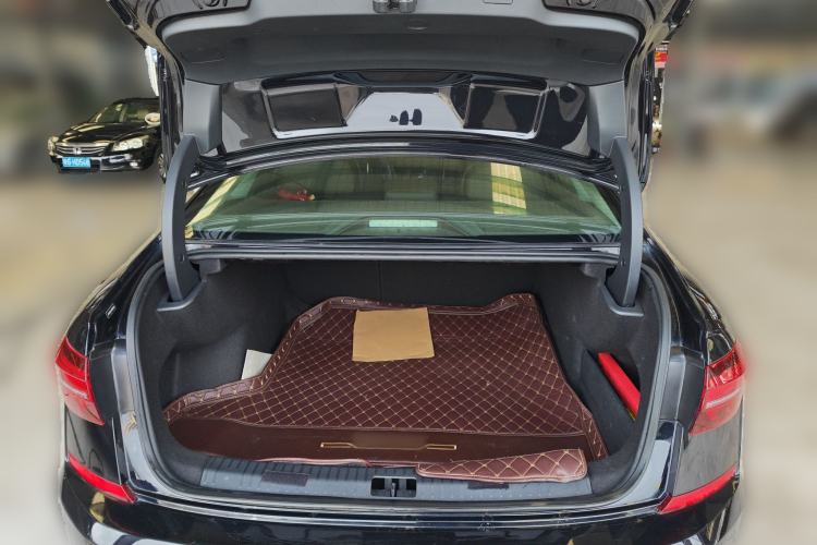 Used Volkswagen Passat 2019 330TSI Luxury Edition China VI Standard Trunk