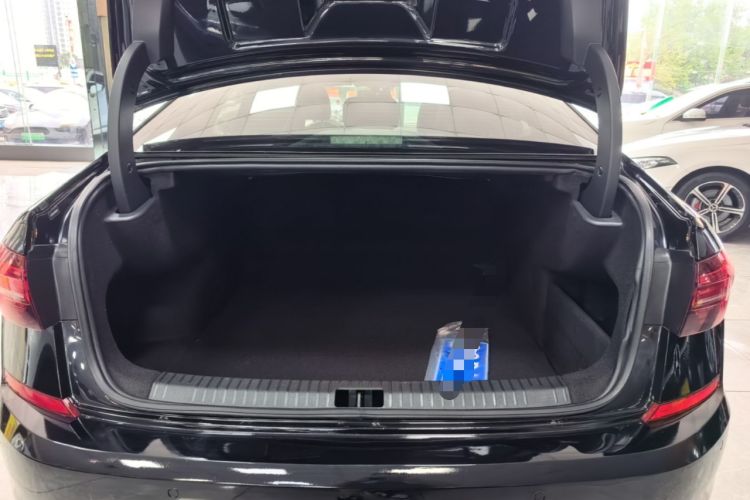 Used Volkswagen Passat 2019 330TSI Elite Edition China VI Trunk