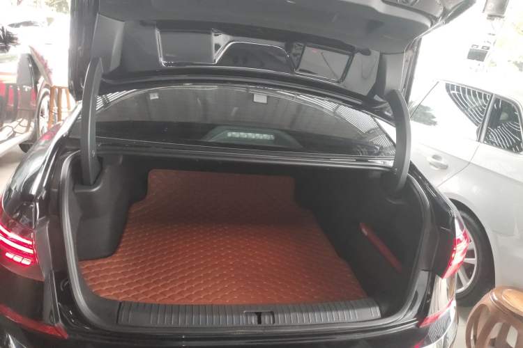 Used Volkswagen Passat 2019 330TSI Luxury Edition China VI Standard Trunk