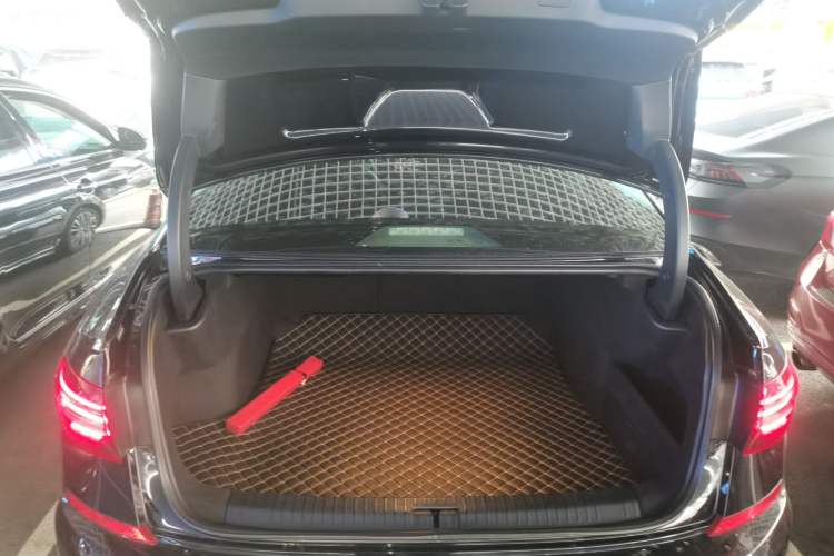 Used Volkswagen Passat 2019 330TSI Luxury Edition China VI Standard Trunk
