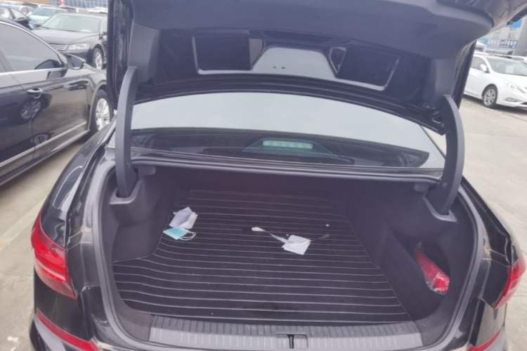 Used Volkswagen Passat 2019 280TSI Business Edition China VI Trunk