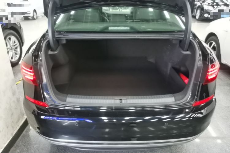Used Volkswagen Passat 2019 330TSI Luxury Edition China VI Standard Trunk
