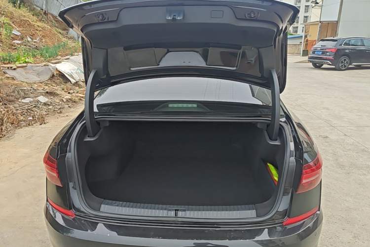 Used Volkswagen Passat 2019 380TSI Luxury Edition China VI Standard Trunk