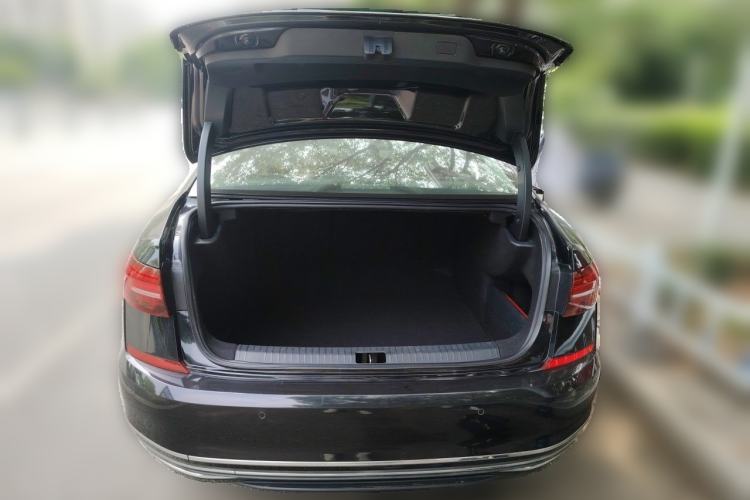 Used Volkswagen Passat 2019 330TSI Luxury Edition China VI Standard Trunk