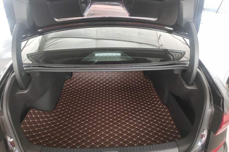 Used Volkswagen Passat 2019 330TSI Elite Edition China VI Trunk