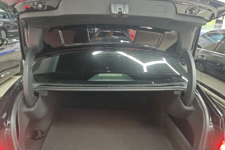 Used Volkswagen Passat 2019 330TSI Luxury Edition China VI Standard Trunk