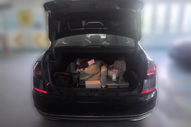 Used Volkswagen Passat 2019 330TSI Luxury Edition China VI Standard Trunk