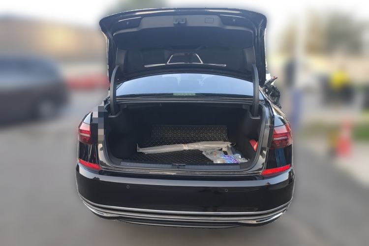 Used Volkswagen Passat 2019 330TSI Luxury Edition China VI Standard Trunk