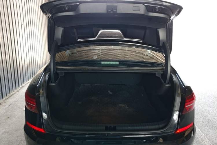 Used Volkswagen Passat 2019 280TSI Business Edition China VI Trunk