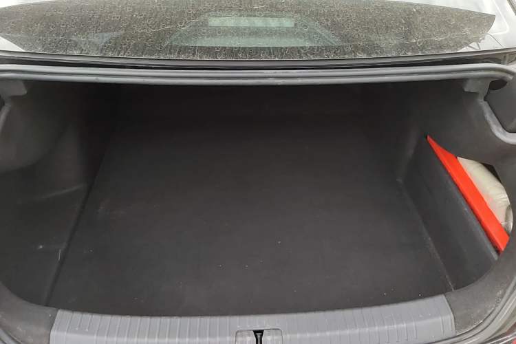 Used Volkswagen Passat 2019 330TSI Elite Edition China VI Trunk