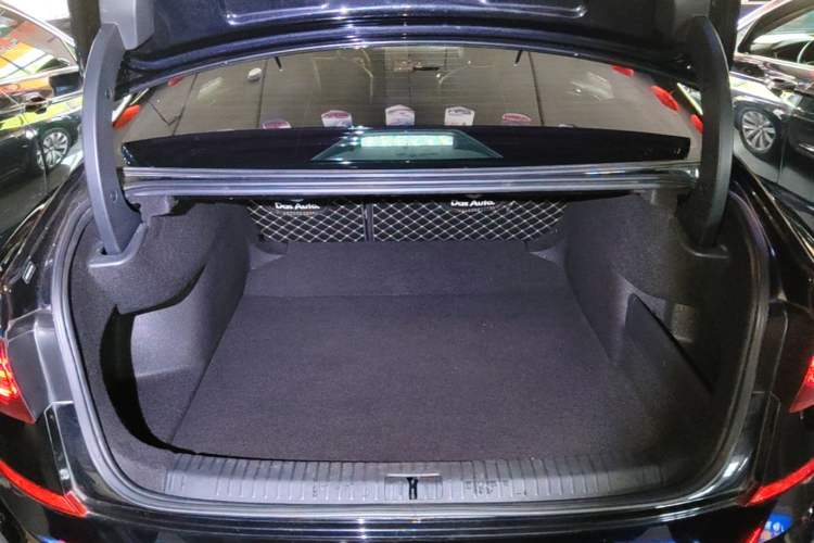 Used Volkswagen Passat 2019 330TSI Elite Edition China VI Trunk