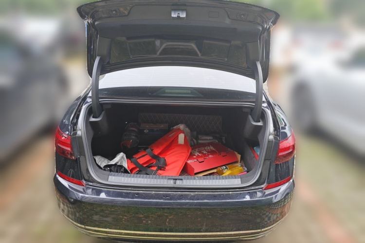 Used Volkswagen Passat 2019 330TSI Elite Edition China VI Trunk