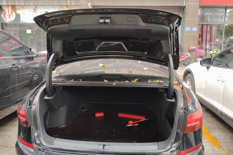 Used Volkswagen Passat 2019 280TSI Business Edition China VI Trunk