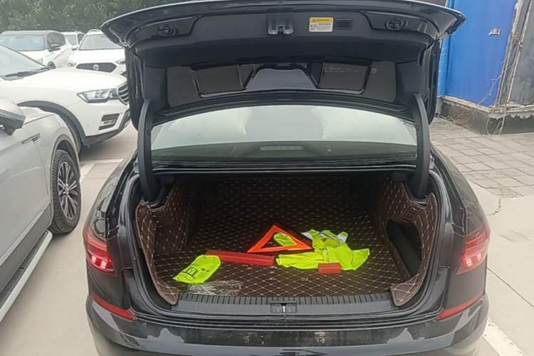 Used Volkswagen Passat 2019 380TSI Luxury Edition China VI Standard Trunk