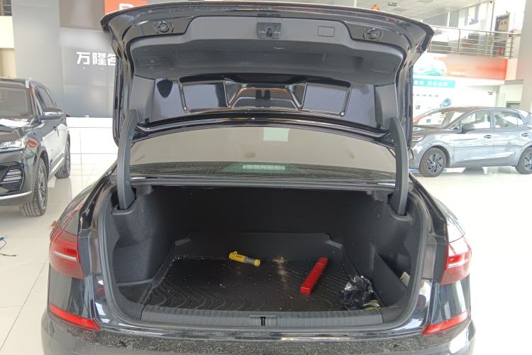 Used Volkswagen Passat 2019 330TSI Luxury Edition China VI Standard Trunk