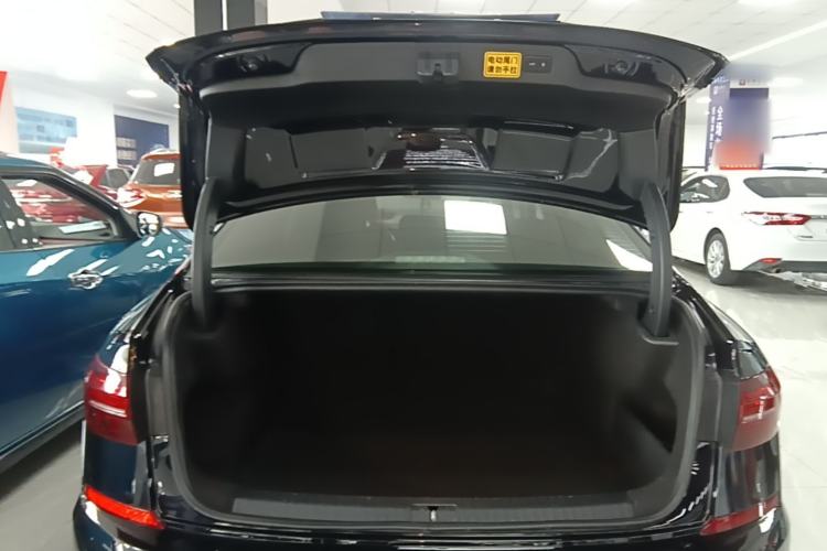 Used Volkswagen Passat 2019 280TSI Elite Edition China VI Standard Trunk