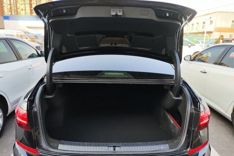 Used Volkswagen Passat 2019 330TSI Elite Edition China VI Trunk