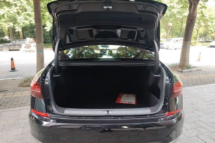 Used Volkswagen Passat 2019 330TSI Elite Edition China VI Trunk