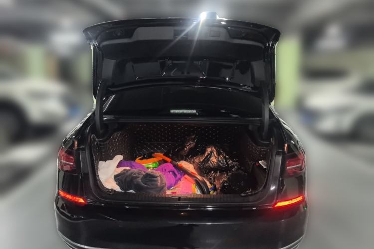 Used Volkswagen Passat 2019 330TSI Luxury Edition China VI Standard Trunk