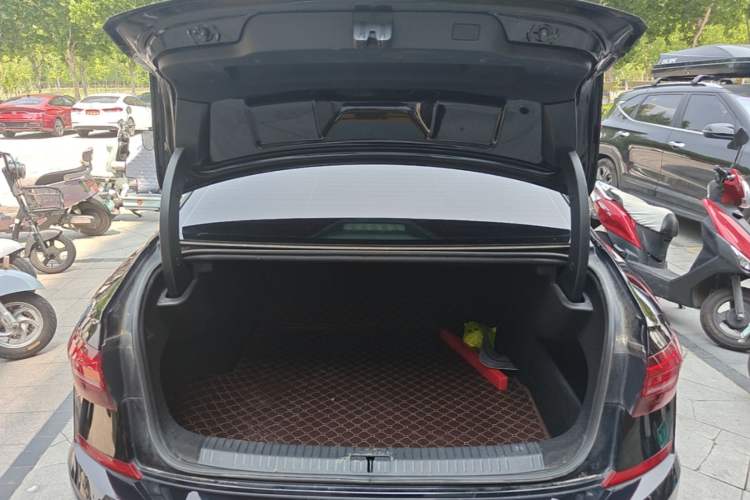 Used Volkswagen Passat 2019 330TSI Elite Edition China VI Trunk