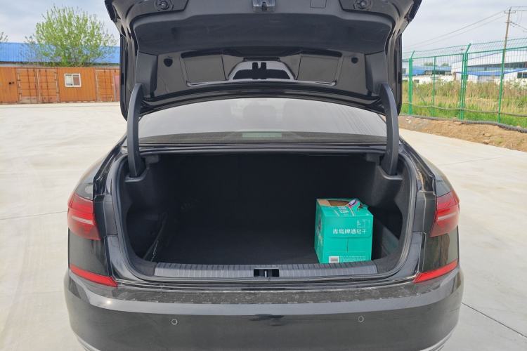 Used Volkswagen Passat 2019 330TSI Luxury Edition China VI Standard Trunk