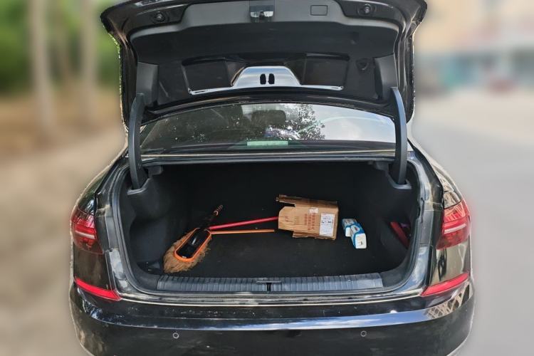 Used Volkswagen Passat 2019 330TSI Elite Edition China VI Trunk