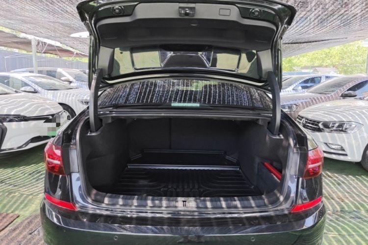 Used Volkswagen Passat 2019 330TSI Luxury Edition China VI Standard Trunk