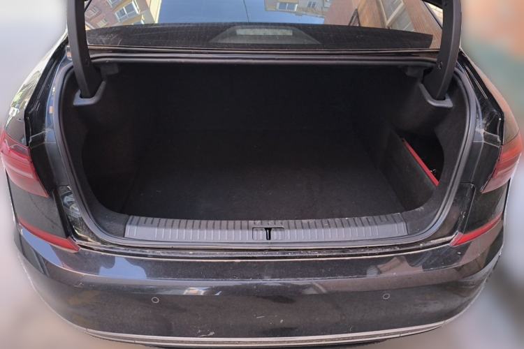 Used Volkswagen Passat 2019 280TSI Elite Edition China VI Standard Trunk