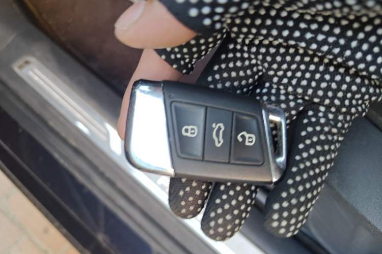 Used Volkswagen Passat 2019 330TSI Luxury Edition China V Standard Vehicle Key