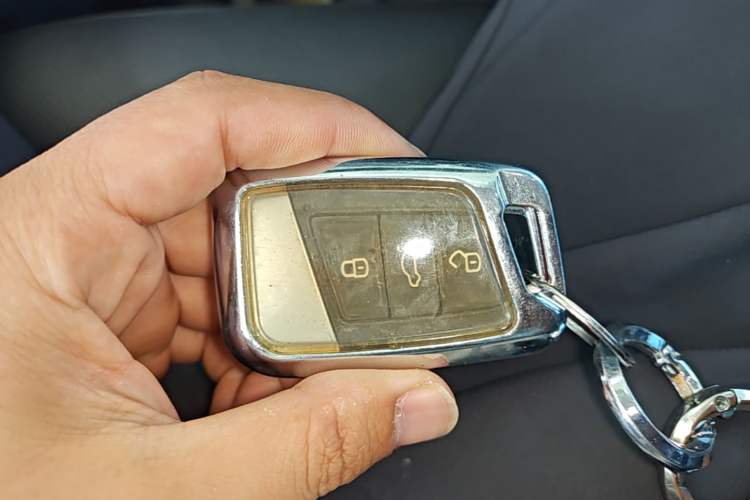 Used Volkswagen Passat 2019 330TSI Prestige Edition China VI Standard Vehicle Key
