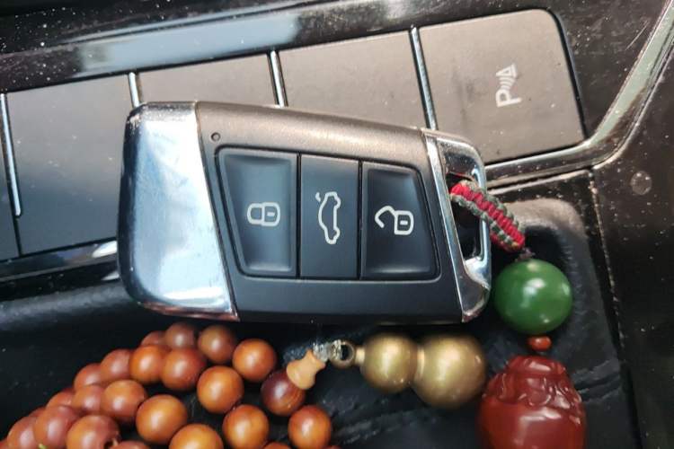 Used Volkswagen Passat 2019 330TSI Elite Edition China V Standard Vehicle Key