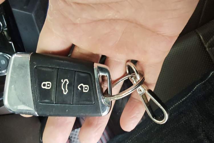 Used Volkswagen Passat 2019 330TSI Luxury Edition China VI Standard Vehicle Key