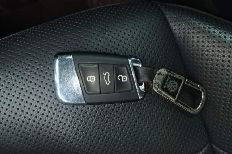 Used Volkswagen Passat 2019 330TSI Prestige Edition China VI Standard Vehicle Key